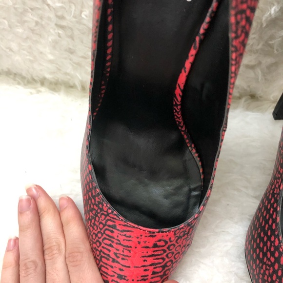 G by Guess pink black animal print heels - Picture 10 of 11
